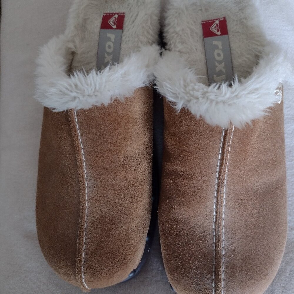 Roxy brand Laura clogs, in Suede & Shearling, size 7